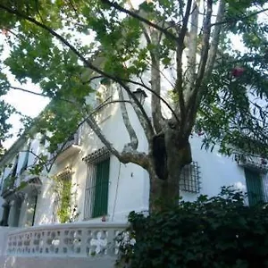 https://apartamentos-los-manueles.1costadelsol.com